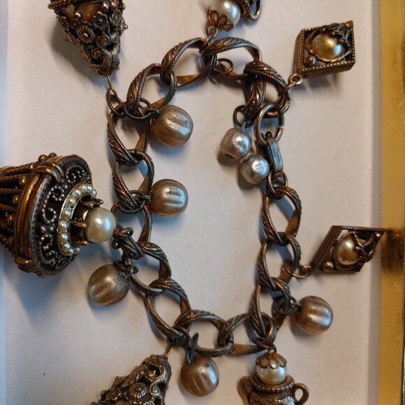 Vintage Bronze Charm Bracelet with Basket Urns & Faux Pearls - Picture 2 of 7